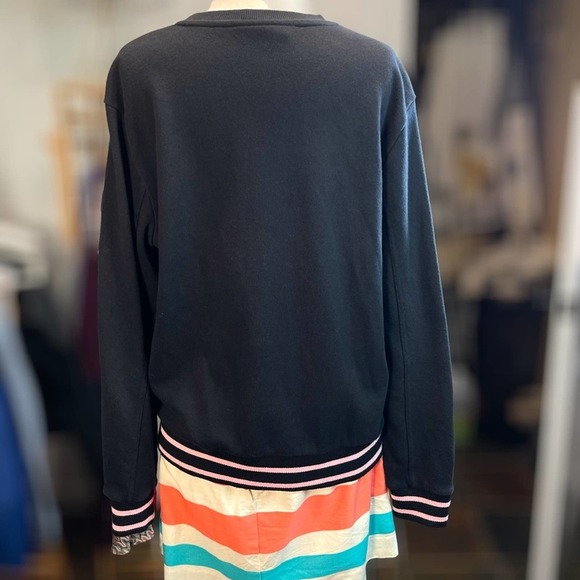 90s Throwback from FILA! Black Logo Sweatshirt in Pastel Lettering ~ Size L - Picture 4 of 4